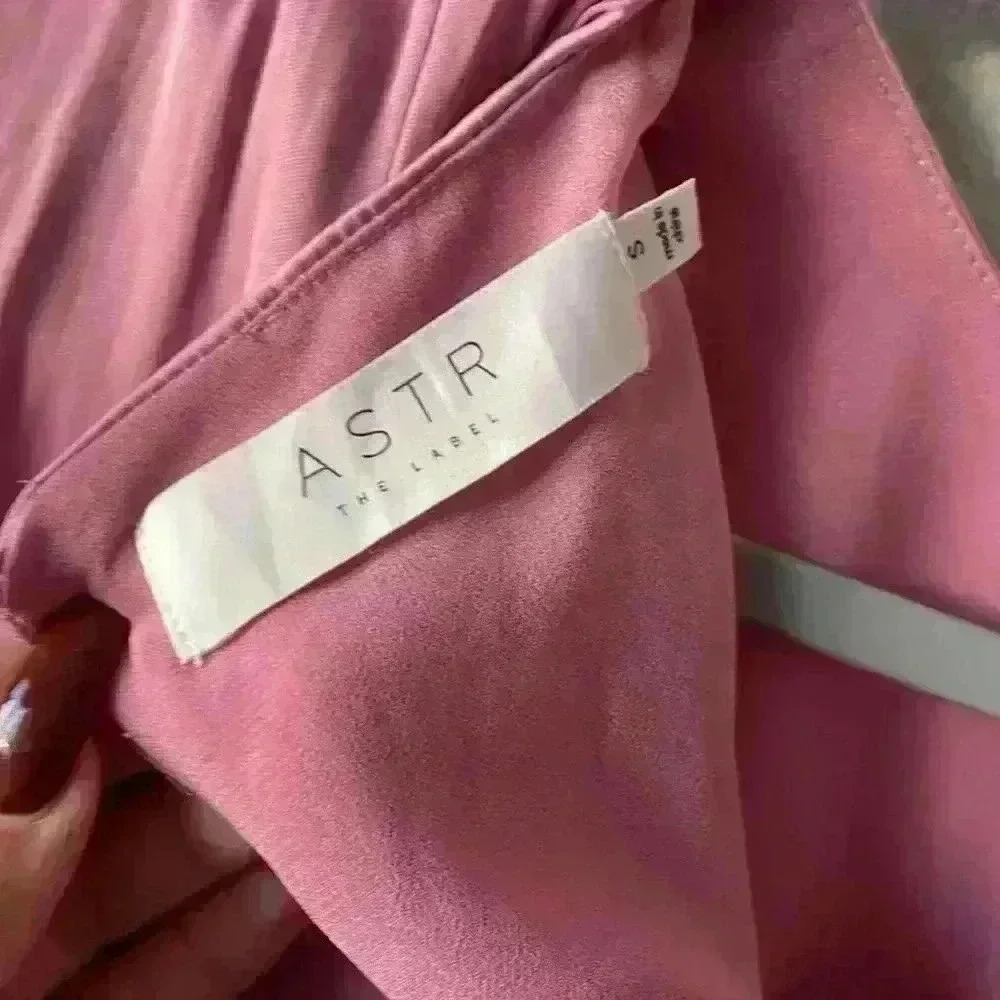 ASTR The Label NWT Pink Riva Pullover Relaxed Crop Top Size S - Picture 5 of 9